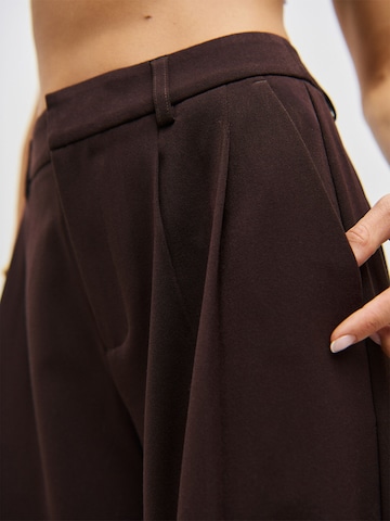 ÉVOIR by Alena Gerber Wide Leg Hose in Braun