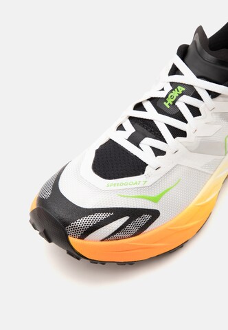 HOKA Futócipők 'SPEEDGOAT 7' - bézs