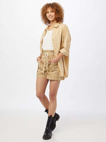 VERO MODA Regular Shorts 'Flame' in Beige