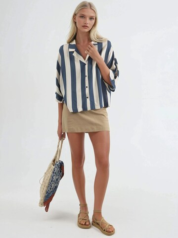 Busem Blouse in Blue