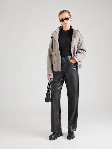 Tricou 'Everyday' de la TOPSHOP pe negru