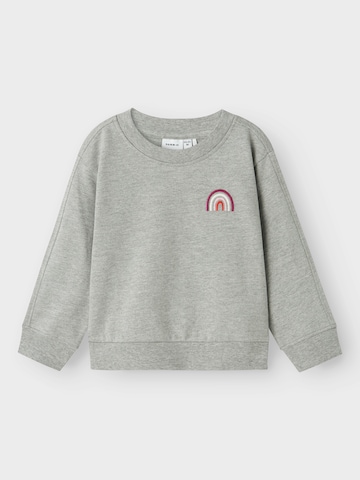 NAME IT - Sweatshirt em cinzento