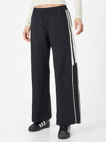 WEEKDAY Loose fit Trousers 'Althea' in Black: front