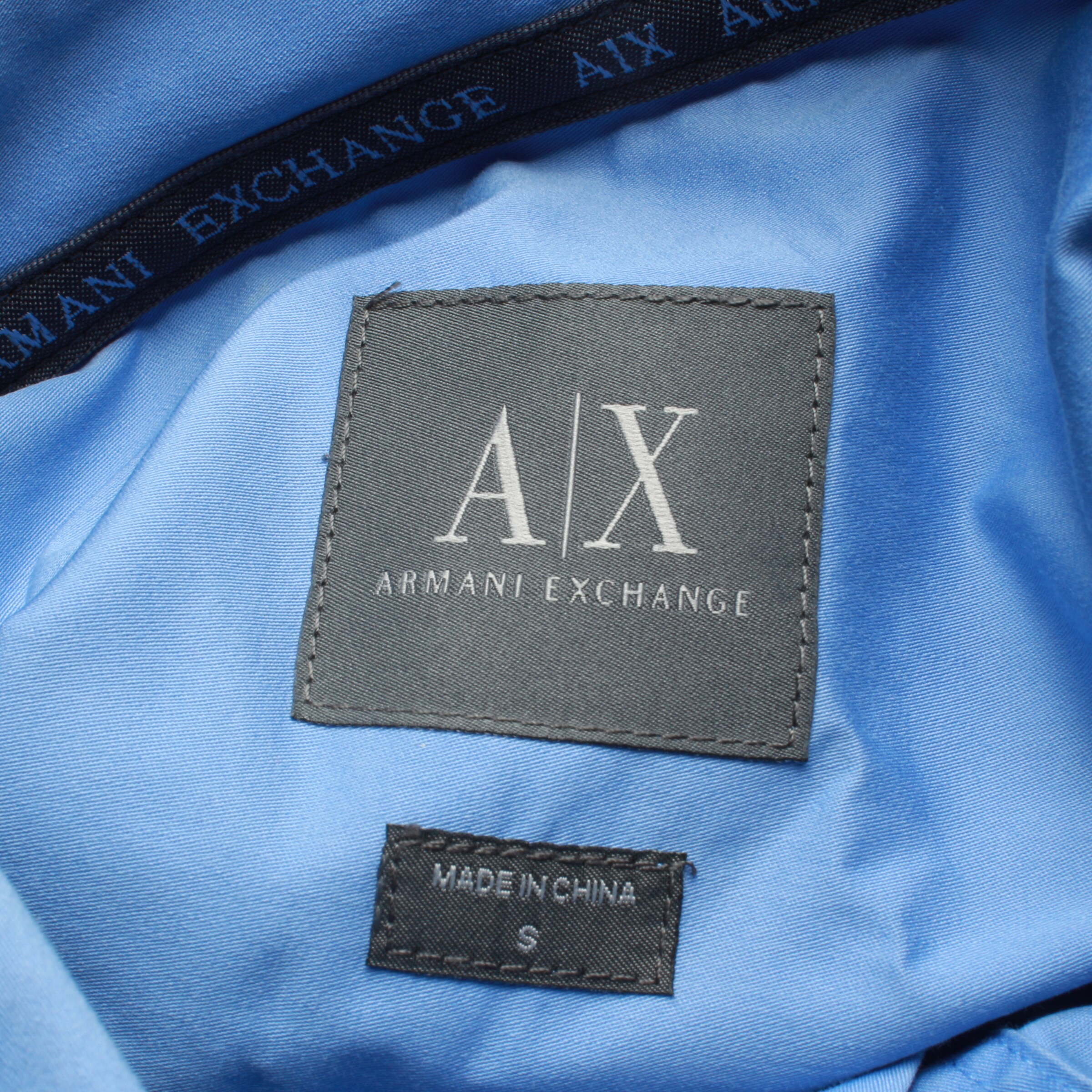 ARMANI EXCHANGE Button Up Shirt in S in Blue