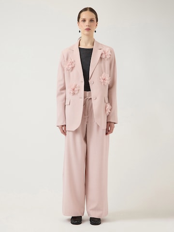 YAS Široke hlačnice Hlače z naborki 'YASMIMI' | roza barva