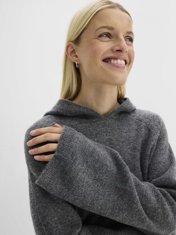Pullover extra large di bonprix in grigio