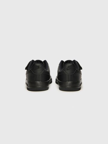 Nike Sportswear Sneakers 'FORCE 1 EASYON' in Zwart