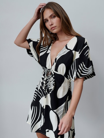 Rochie de vară de la St MRLO pe negru
