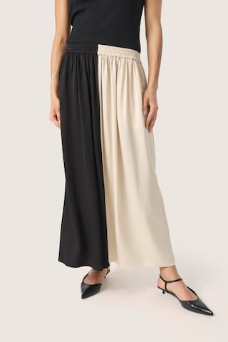 SOAKED IN LUXURY Rok 'Cevina' in Beige: voorkant