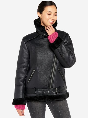 LolaLiza Winter Jacket in Black: front