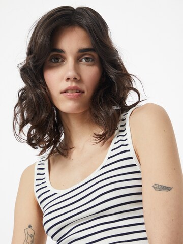 GAP Top - fekete