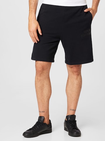 REPLAY Regular Shorts in Schwarz: predná strana