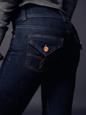 Bershka Boot cut Jeans in Blue: back