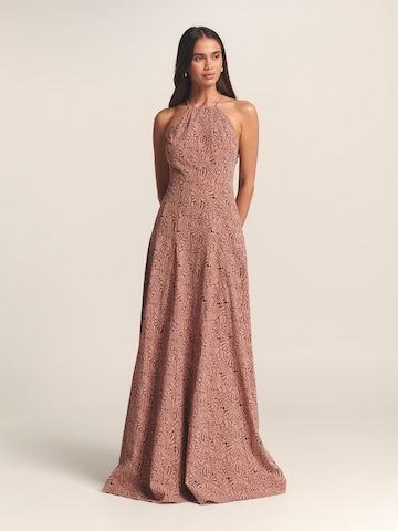 St MRLO Dress in Pink: front