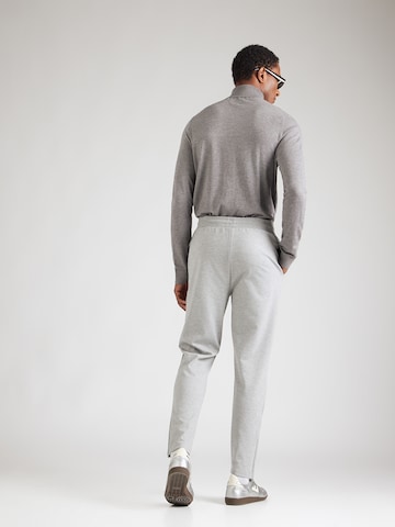 Coupe slim Pantalon Lyle & Scott en gris : derrière
