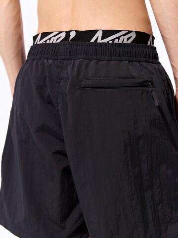 Shorts de bain Pull&Bear en noir