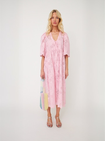 Crās Dress ' Breezecras ' in Pink: front