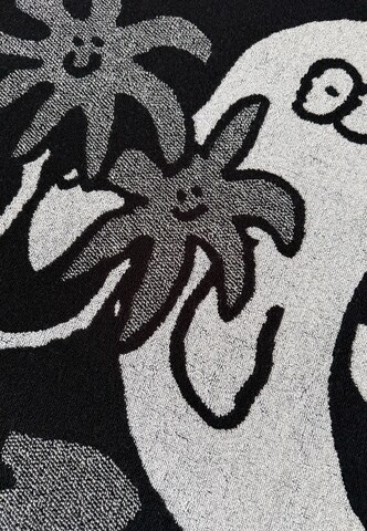 Lousy Livin Towel in Black