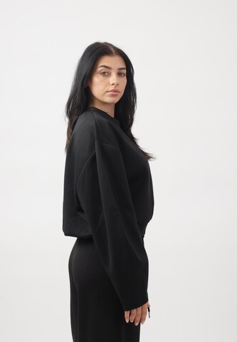 Elara Sweatshirt in Black