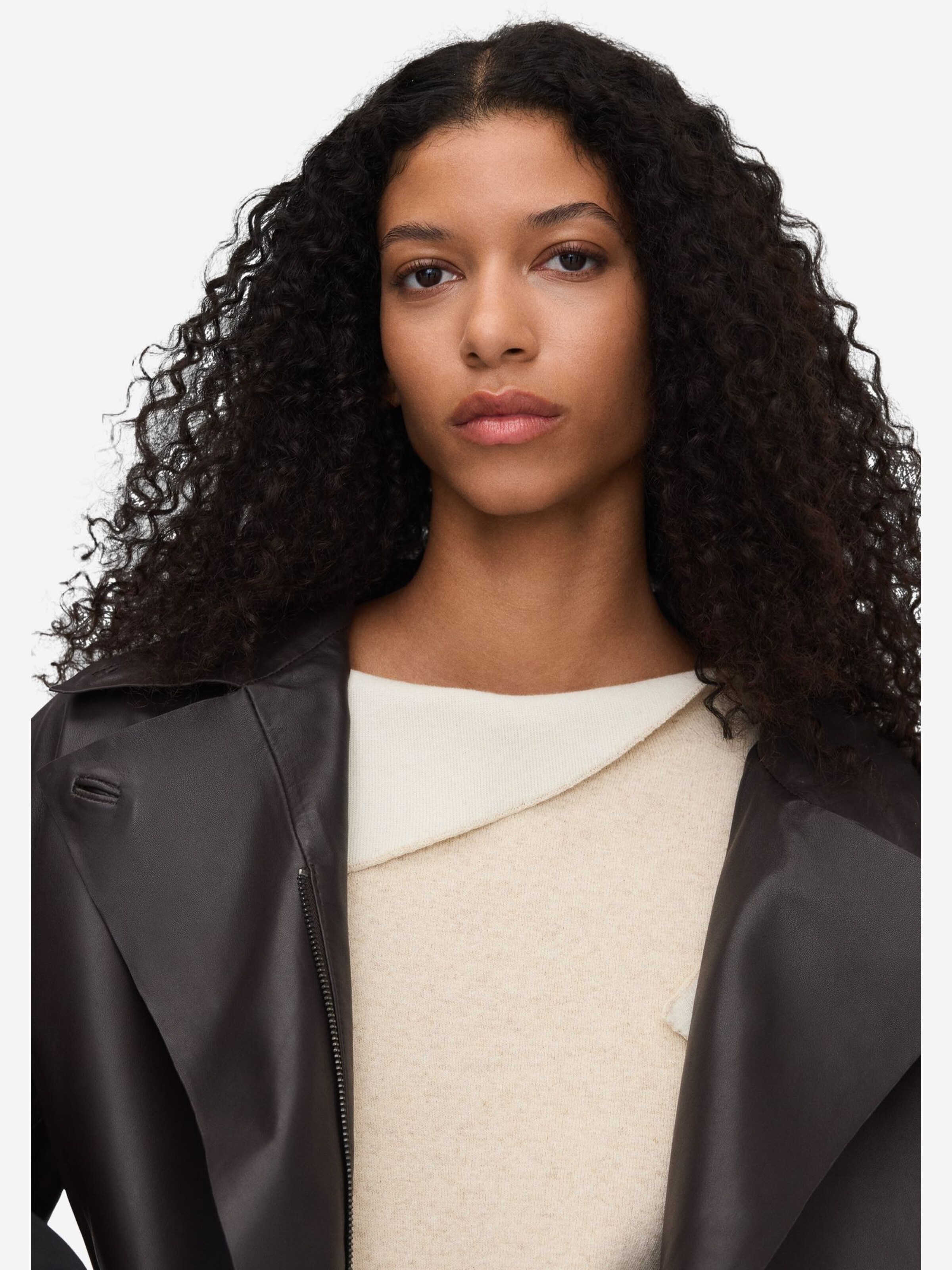 Pulover de la Adolfo Dominguez pe bej