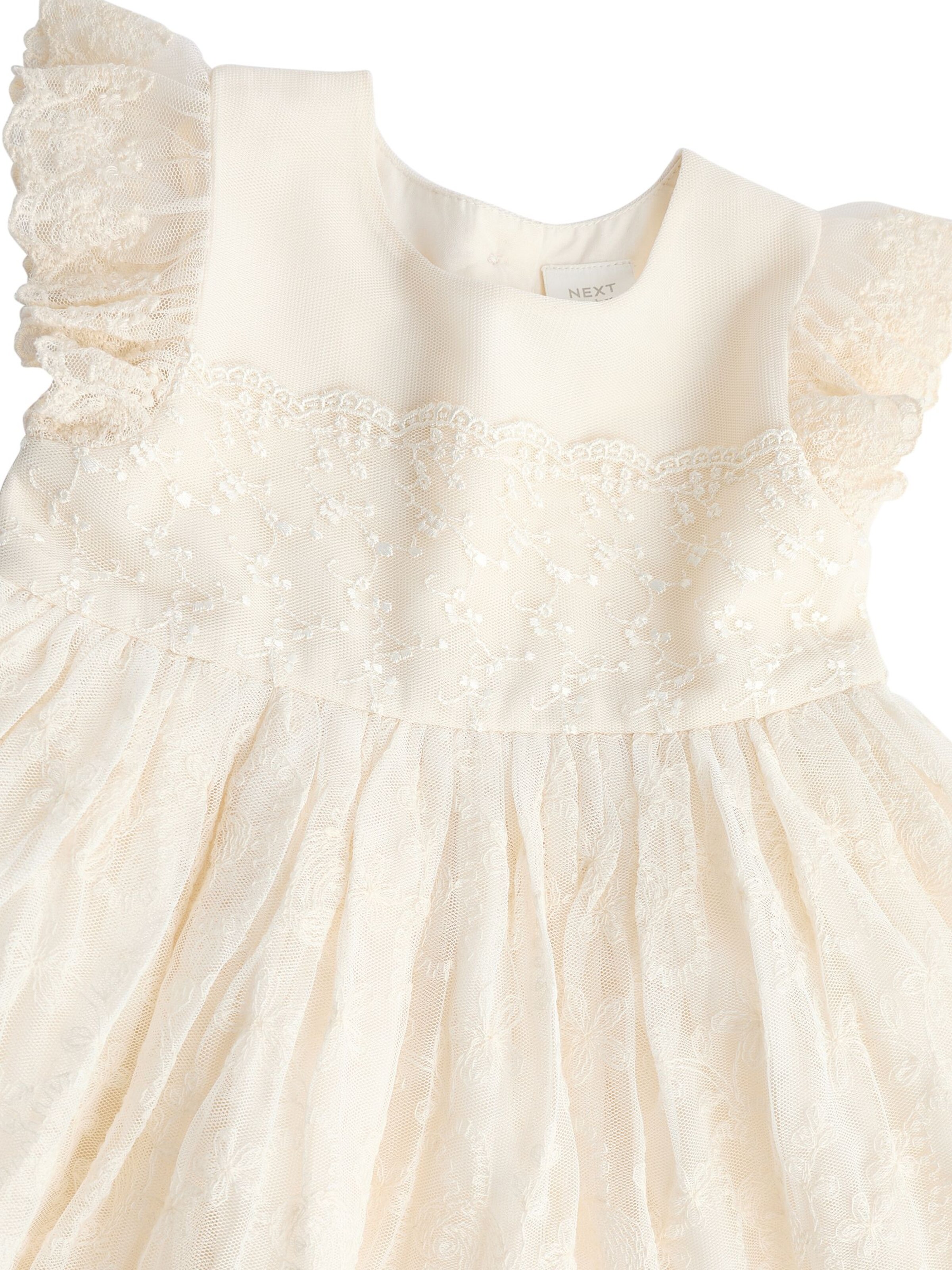 Next Mekko värissä valkoinen