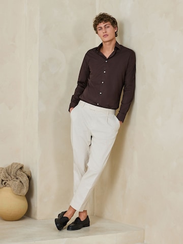 Next Slim Fit Hemd in Braun