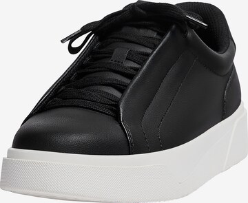 Pull&Bear Platform trainers in Black: front