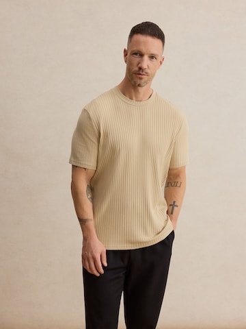 DAN FOX APPAREL Тениска 'Alwin' в бежово: отпред