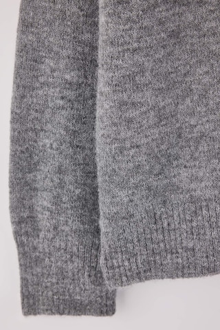 Trendyol Curve - Cárdigan en gris