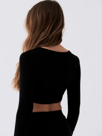 RÆRE by Lorena Rae - Camiseta 'Asya' en negro