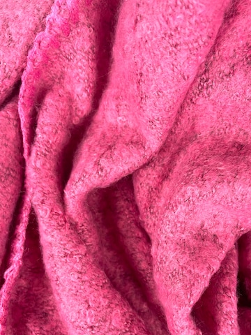Kumixi Oversized Scarf in Pink