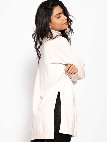 SASSYCLASSY Sweater in White