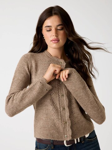 GUESS Strickjacke in Braun