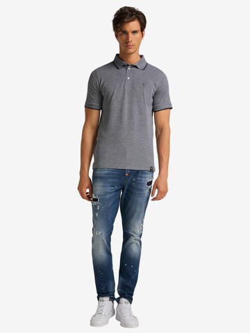 T-Shirt 'Colanera' Carlo Colucci en gris