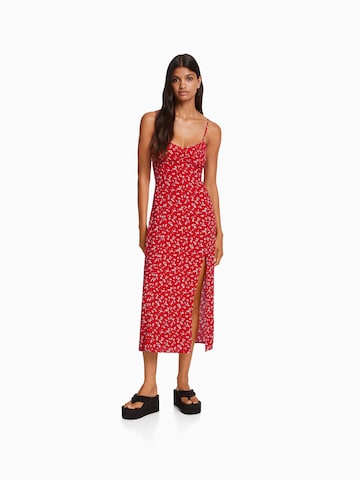 Bershka Sukienka ' VESTIDO MIDI  MARROCAIN EST FLORES' w kolorze czerwony