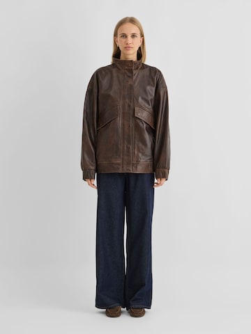 ROUGE EDIT Between-Season Jacket in Brown: front