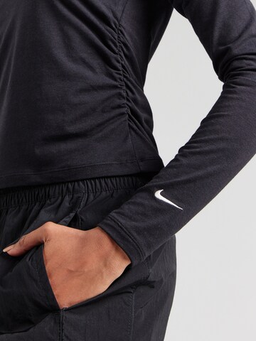 Nike Sportswear Shirt in Schwarz