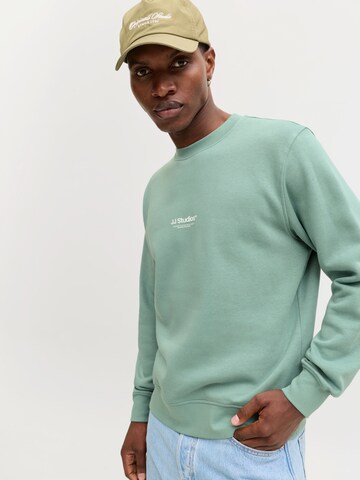 Sweat-shirt 'JJESOHO' JACK & JONES en vert