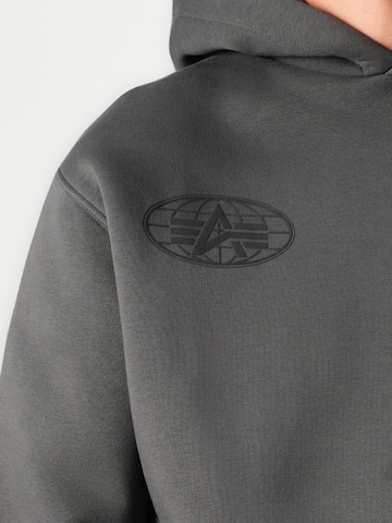 ALPHA INDUSTRIES - Sudadera en gris