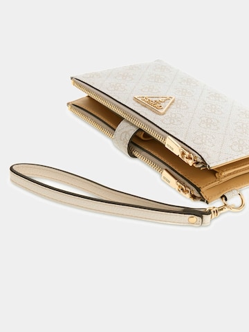 GUESS Wallet 'Laurel II' in White