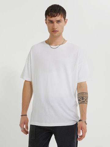 Young Poets Shirt ' Bon voyage Arne 214 ' in White: front