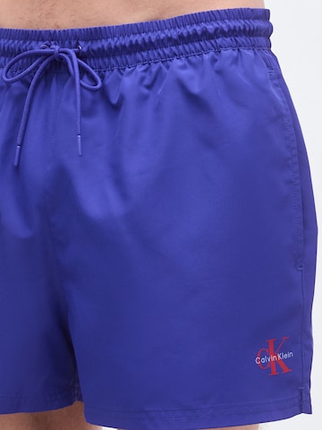Calvin Klein Swimwear Badeshorts in Lila
