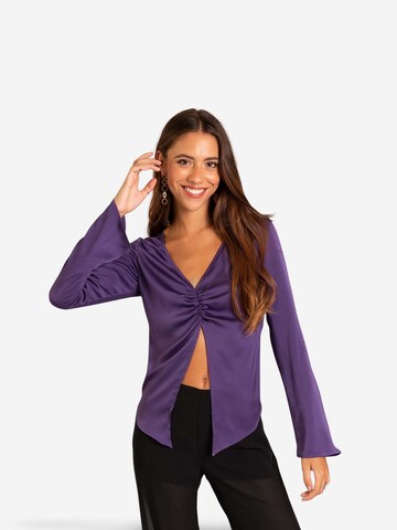 THE-ARE Blouse in Purple: front