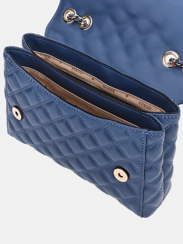 GUESS Umhängetasche 'Giully' in Blau