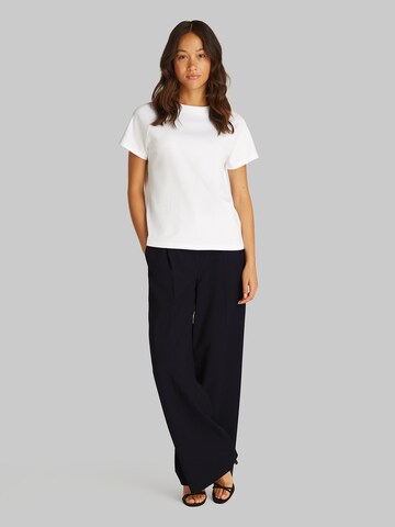 Wide leg Pantaloni con pieghe di Calvin Klein in nero: frontale