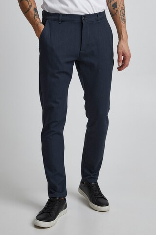 !Solid Slimfit Broek 'TO Frederic' in Blauw: voorkant