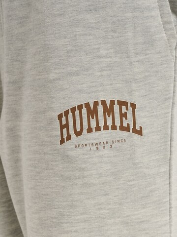 Hummel Tapered Bukser 'Fast' i grå