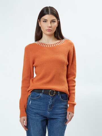 Influencer Sweater in Orange: front