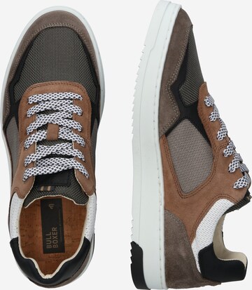 BULLBOXER Sneaker in Braun