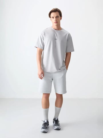 Tommy Life Shirt in Grey